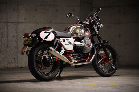 Review: 2011 Moto Guzzi V7 Racer - Pipeburn - Purveyors of Classic Motorcycles, Cafe Racers & Custom motorbikes