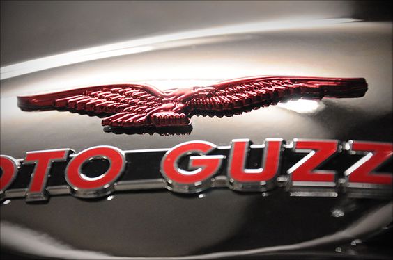 Review: 2011 Moto Guzzi V7 Racer |