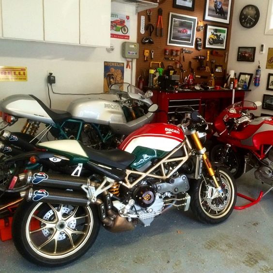 six3seven: Shared from ‘tony_kb’ on instagram: Sisters Reunion ! #ducati #paulsmart #mikehailwood #monster #ducatimonster #monsters4rs #ducatista #desmo #desmodue #ducatisti #mh900e #superbike #bikeporn #classic #caferacer  —Please leave credits intact—