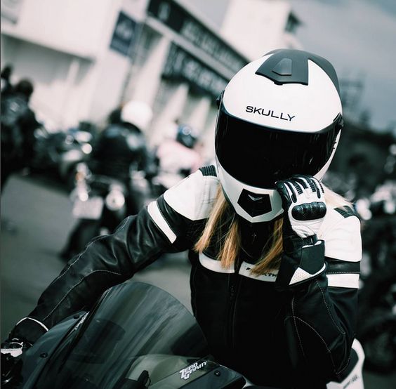 Skully Helmet pic from Acecafeoflondon on female motorcyclist