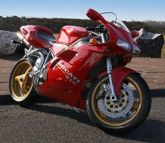 The Ducati 916,