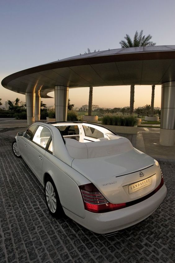 The world most exclusive Open Top Luxury Sallon: The Maybach Landaulet