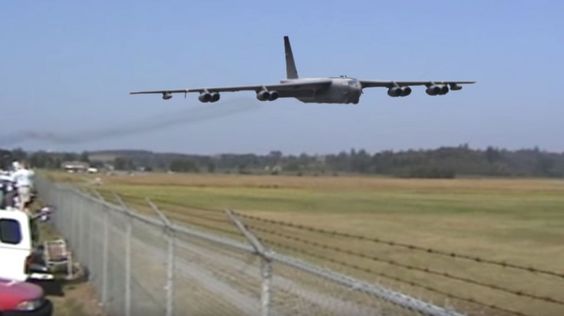 This B-52 Fast And Low Will Send Chills Down Your Spine.