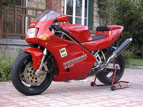This is probably my next favorite DUCATI after the MHR Millé, the DUCATI 888 superbike. I love this picture and I love this bike!! Such a hot looking