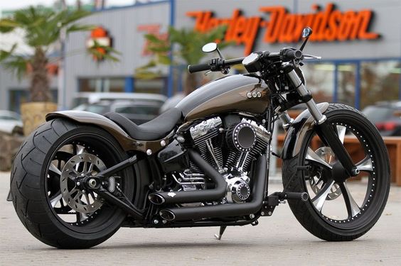 Thunderbike-Presents-the-Splendid-‘Triple-8′-Harley-Davidson-Breakout