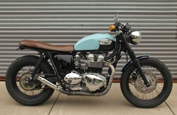 Triumph Bonneville - T100 Custom. My mind is melting over this beauty