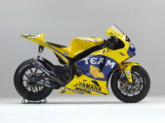 valentino-rossi-2006-yamaha-yzr-m1 right side, 2000×1500 pixels