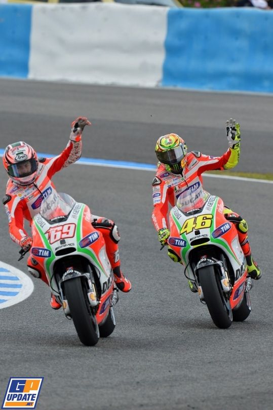 Valentino Rossi, Nicky Hayden, Ducati. MotoGP: Spain