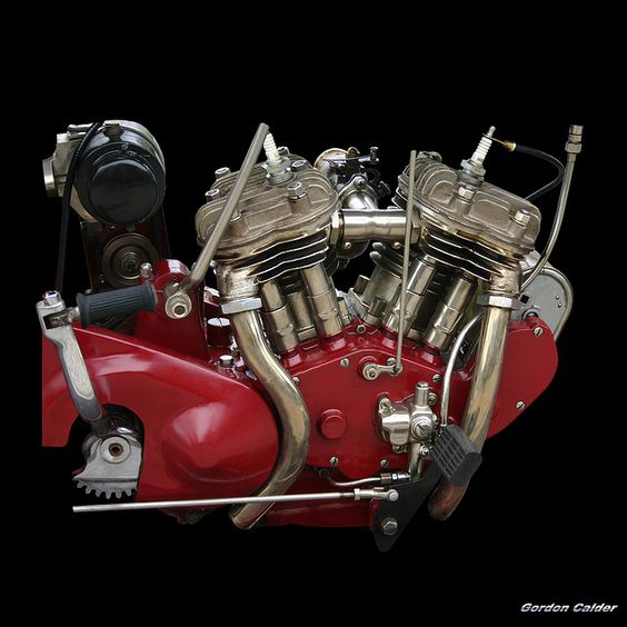 VINTAGE 1925 INDIAN SCOUT MOTORCYCLE ENGINE