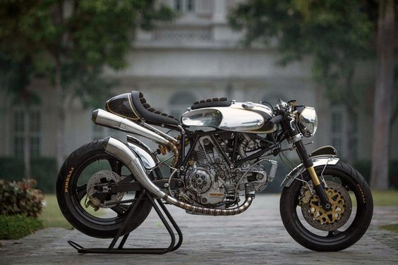 Vintage Speed - BCR Ducati 900ss Cafe Racer on