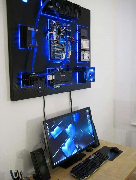 Wall-mounted water cooled PC