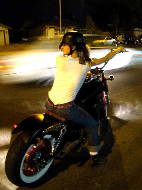 ❤️ Women Riding Motorcycles ❤️ Girls on Bikes ❤️ Biker Babes ❤️ Lady Riders ❤️ Girls who ride rock ❤️