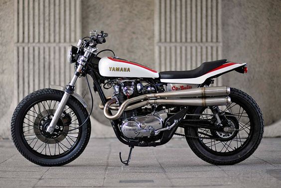 Yamaha XS650 flat tracker by Redmax Speed Shop - Nice pipes.