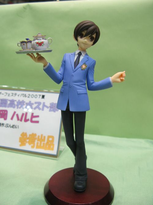 Adorable Haruhi figure from Ouran High School Host Club. Love the tea set and pose.