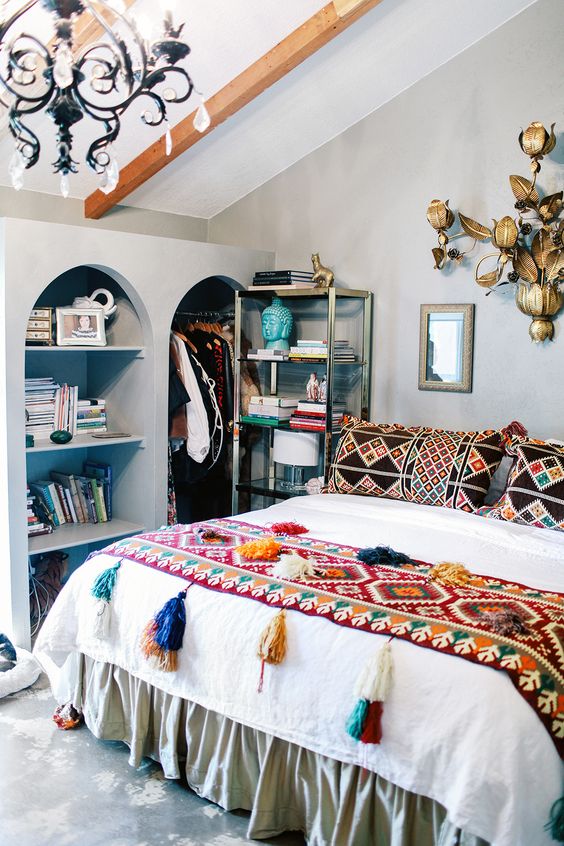 #bedroom décor, beds, headboards, four poster, canopy, tufted, wooden, classical, contemporary bedroom, nightstand, walls, flooring, rugs, lamps, ceiling, window treatments, murals, art, lighting, mattress, bed linens, home décor, #interiordesign bedspreads, platform beds, leather, wooden beds, sofabed