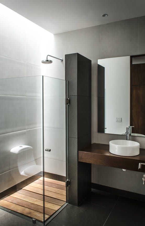 CASA T02 : Baños modernos de ADI / arquitectura y diseño interior