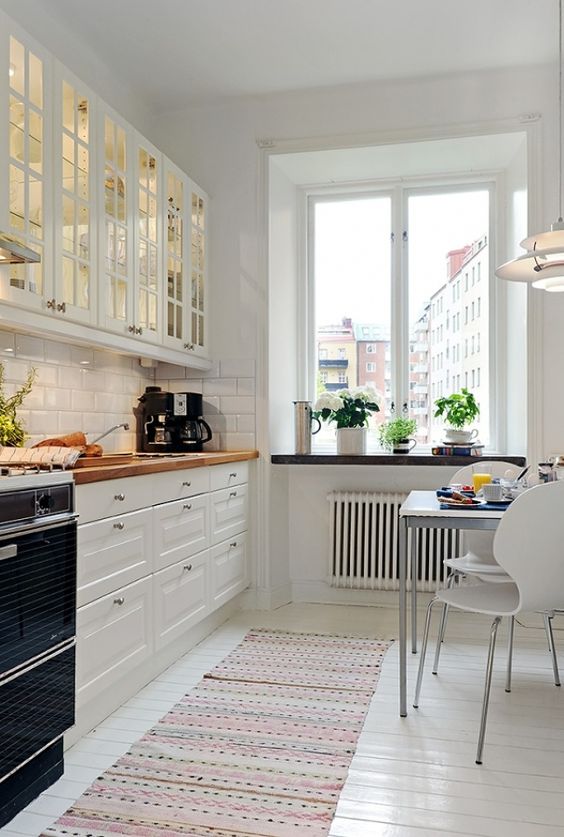 Cocina blanca pequeña #hogarhabitissimo 8 ideas que podemos robar de #cocinas pequeñas