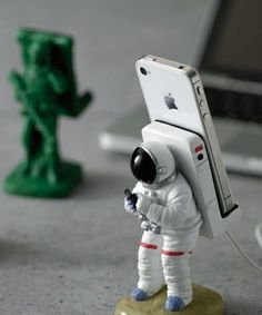 Cool smartphone stands. Cool tip/ Great Idea/ Want this now/ Cool tool/ Kitchen and Bedroom Gadgets/ Cool Tech Idea