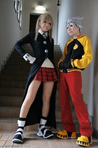 Maka Albarn and Soul Eater cosplay---- I'm not even ashamed to say I love this!! But I'd totally be Black Star (sorry can't make the star)