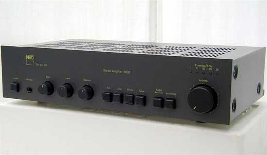 NAD-3020-amplifier