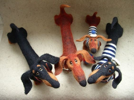 Needle felted dachshunds by Tanya Samotoshina (tansam)