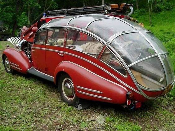 November 1945, a team of Brno, Czech Republic purchased this vehicle built in 1941 Horch 853 Sportcabriolet. The car was rebuilt in a fast delivery of fire of six people and the fire engine at the contact point brigade. Design and construction belonged  between 1946 and 1949.