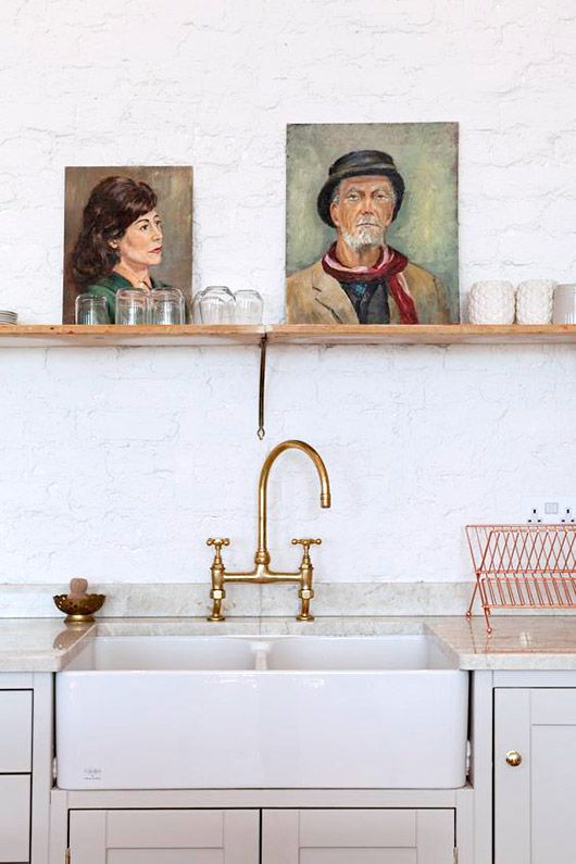portrait paintings in unexpected spots / @sfgirlbybay / victoria smith