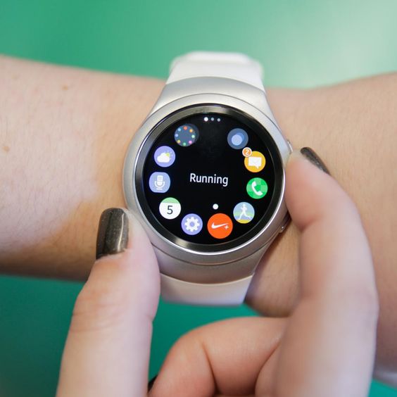 Samsung's Gear S2 smartwatch is thoughtfully designed with purpose and speed