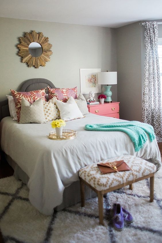 Teen Bedroom Ideas- gorgeous grown up teenage bedroom. love the coral and mint touches.
