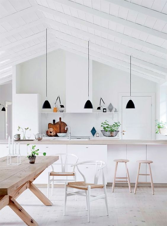 The most beautiful Nordic Kitchen, see full tour on the blog!  Image via Boligliv