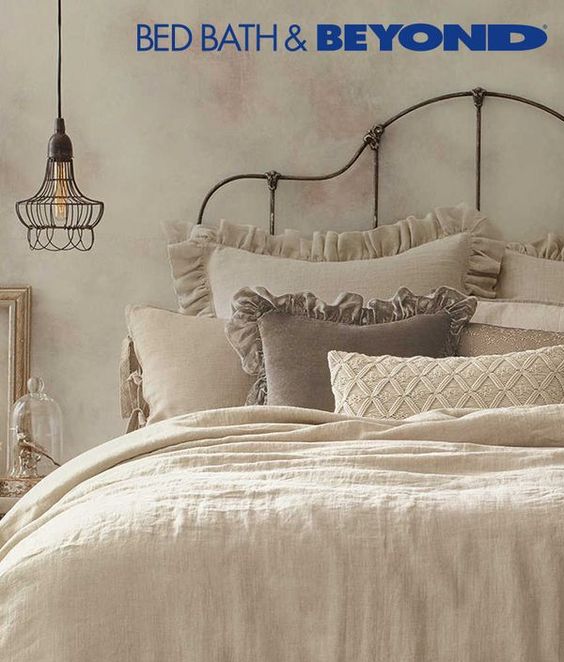 Think casual sophistication, neutral colors and cozy, washed linens that beg you to stay in bed just a little longer. Relaxed Casual décor is timeless, inviting and on-trend, and with these bedding tips, you’re well on your way to creating the perfect Relaxed Casual bedroom.