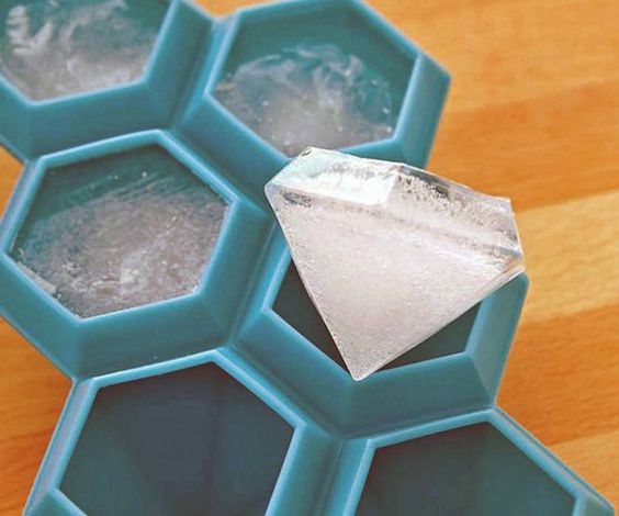 This 6 karat Diamond Ice Cube Tray speaks of a new kind of ice cubes you can use to beautify your drinks apart from chilling them.