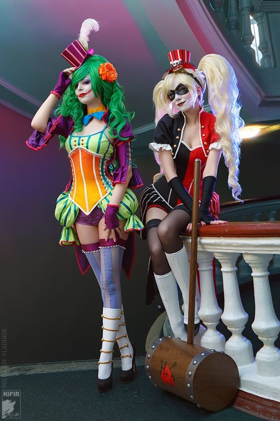 Vibrant Victorian Harley Quinn And Lady Joker Cosplay [Video]