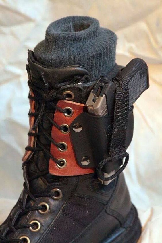 xenotran:  wndllfull:  Lace-on boot holster  This is incredible. I’m getting this once I have a P64