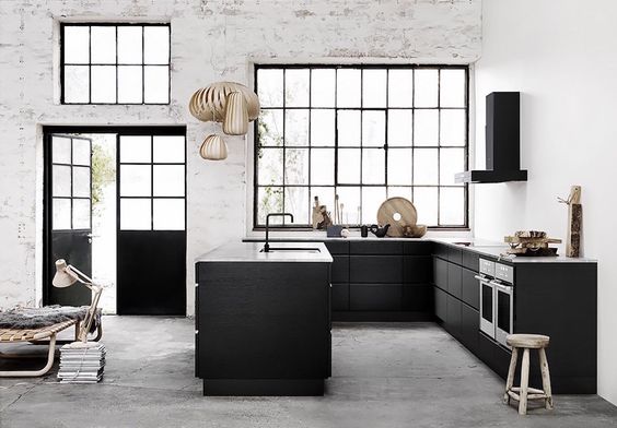 27 Black And White Rooms That Are Anything But Boring - D'Marge #interiors
