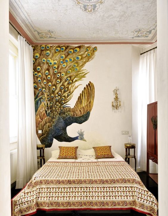 bird mural in bedroom @LEE OLIVEIRA