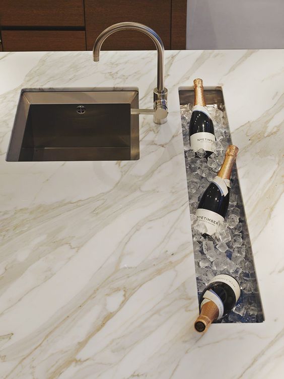 Built-in champagne bar