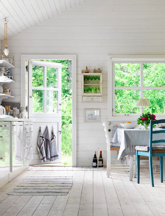 Veja essas quatro casas de campo escandinavas clássicas através destas fotos, que surpreendem pela decoração acolhedora e relaxante.