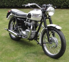 1963 Triumph Bonneville T120, there's just something about this timeless style.