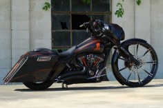 2011 Street Glide Custom Bagger – Stealth Glide | The Bike Exchange/Harley Davidson