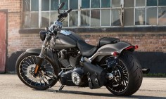 2015 Harley-Davidson® Softail® Breakout® Motorcycles Photos & Videos