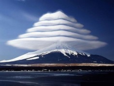 5-layered cap cloud over Mt Fuji