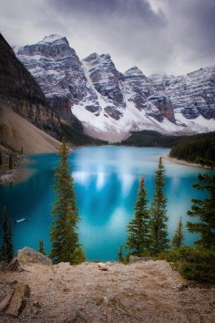 Absolutey beautifil deep turquoise Lake Moraine, nestled in a spectacular Valley in the Canadian Rockies!