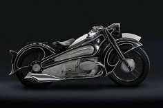 An amazing old BMW R7 concept, described it as “one of the most important, innovative and visually stunning motorcycles ever produced.