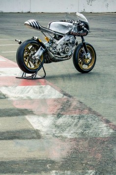 At the Born Free show a couple of weeks ago, there was a lone road racer in a sea of choppers: an insane Yamaha 2-stroke from @Roland Sands