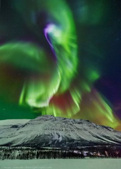 ~~Aurora in Kitdalen, Norway by Wayne Pinkston~~