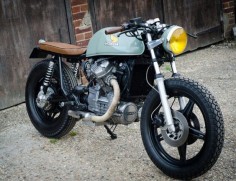 Awesome cafe racer created from a cheap CX500 #motorcycles