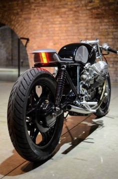 Awesome! Moto Guzzi Cafe Racer Type 9 by Auto Fabrica #motorcycles #caferacer #motos |