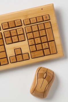 Bamboo Keyboard + Mouse. This looks so zen and smooth!