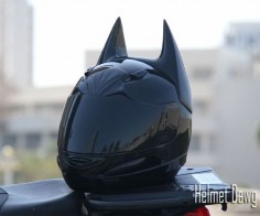 Batman Motorcycle Helmet ~~ OMG! Need! I dont even ride a bike but I still need it! hahaha